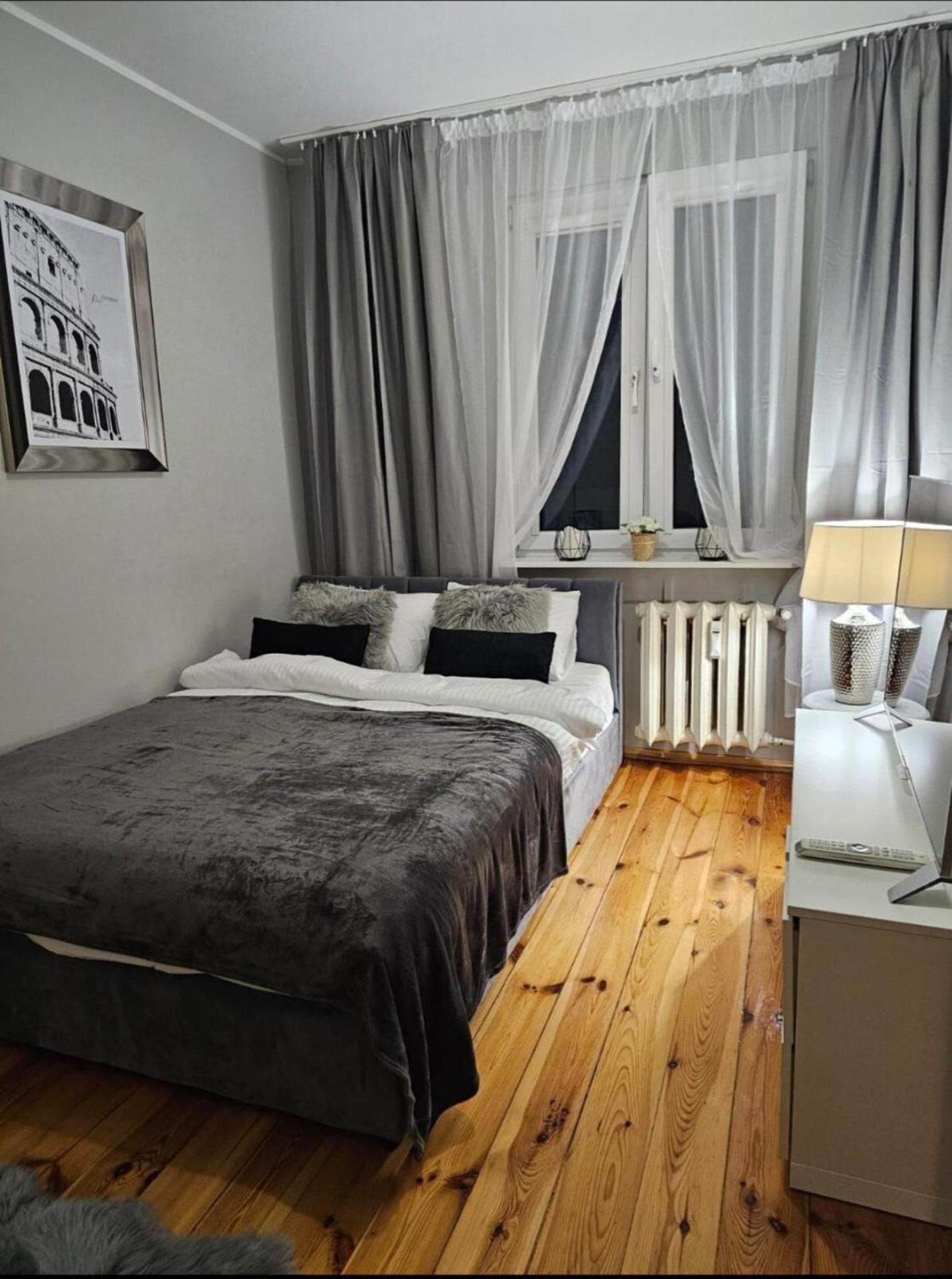 Apartment In Zyrardow 10Min To Suntago Ngoại thất bức ảnh